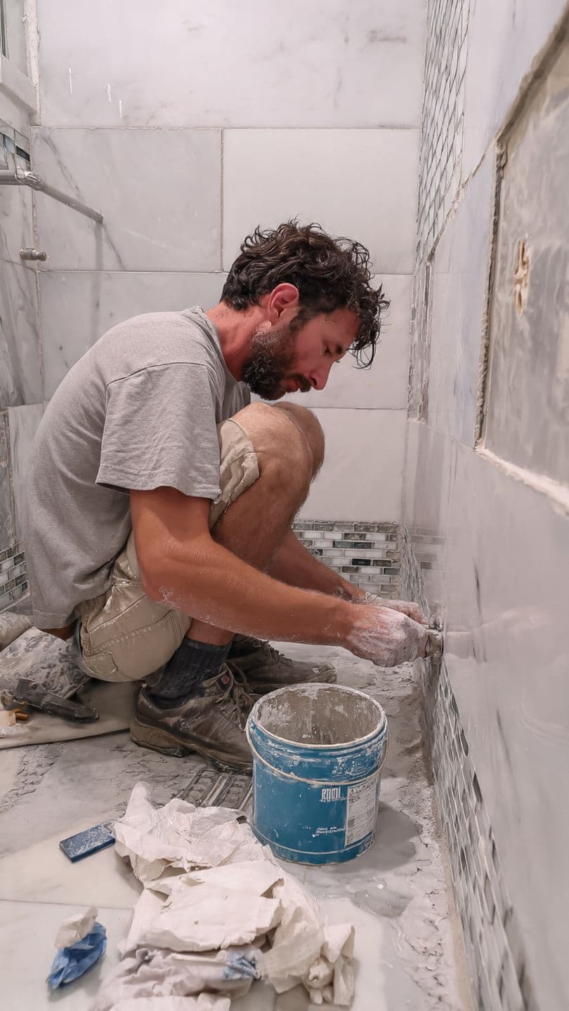 Hvor mye koster flislegger? Se vår prisguide og sammenlign tilbud.